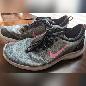 Used Grey and Pink Nike Trainers 🩷🩶